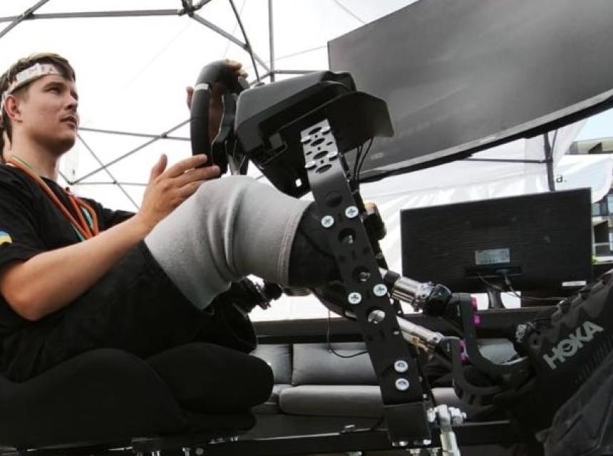 In western Ukraine, a startup called DOFamine is building motion simulators that help people learn practical skills safely and at a lower cost. Despite the challenges of war, the team continued to move forward.